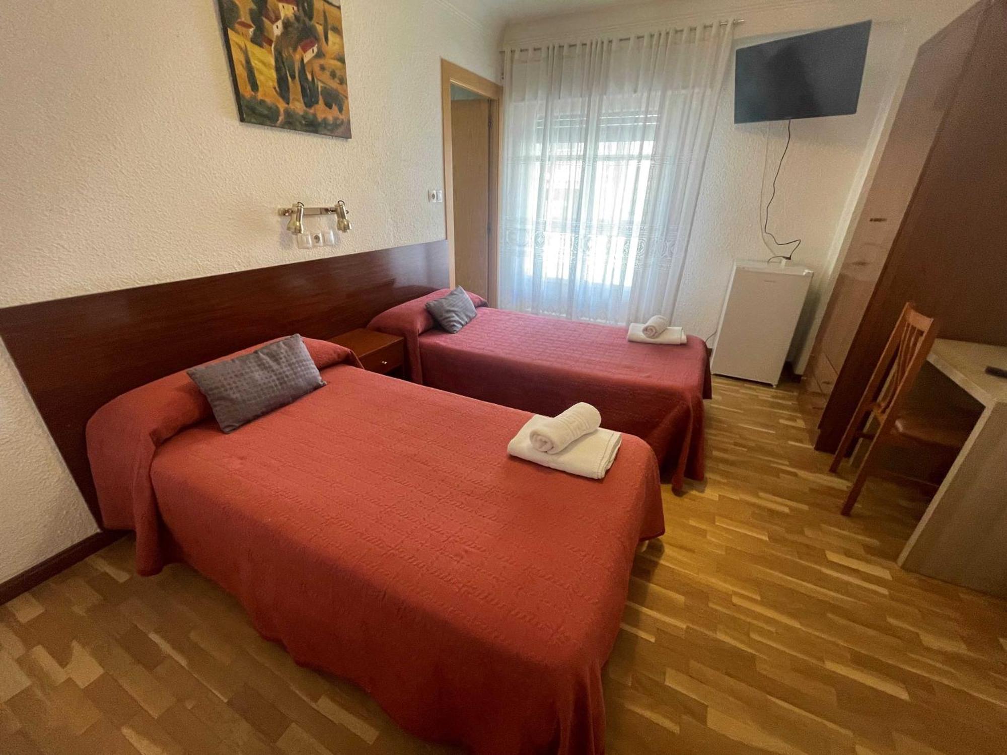 Hostal Cumbre Saragosse Extérieur photo