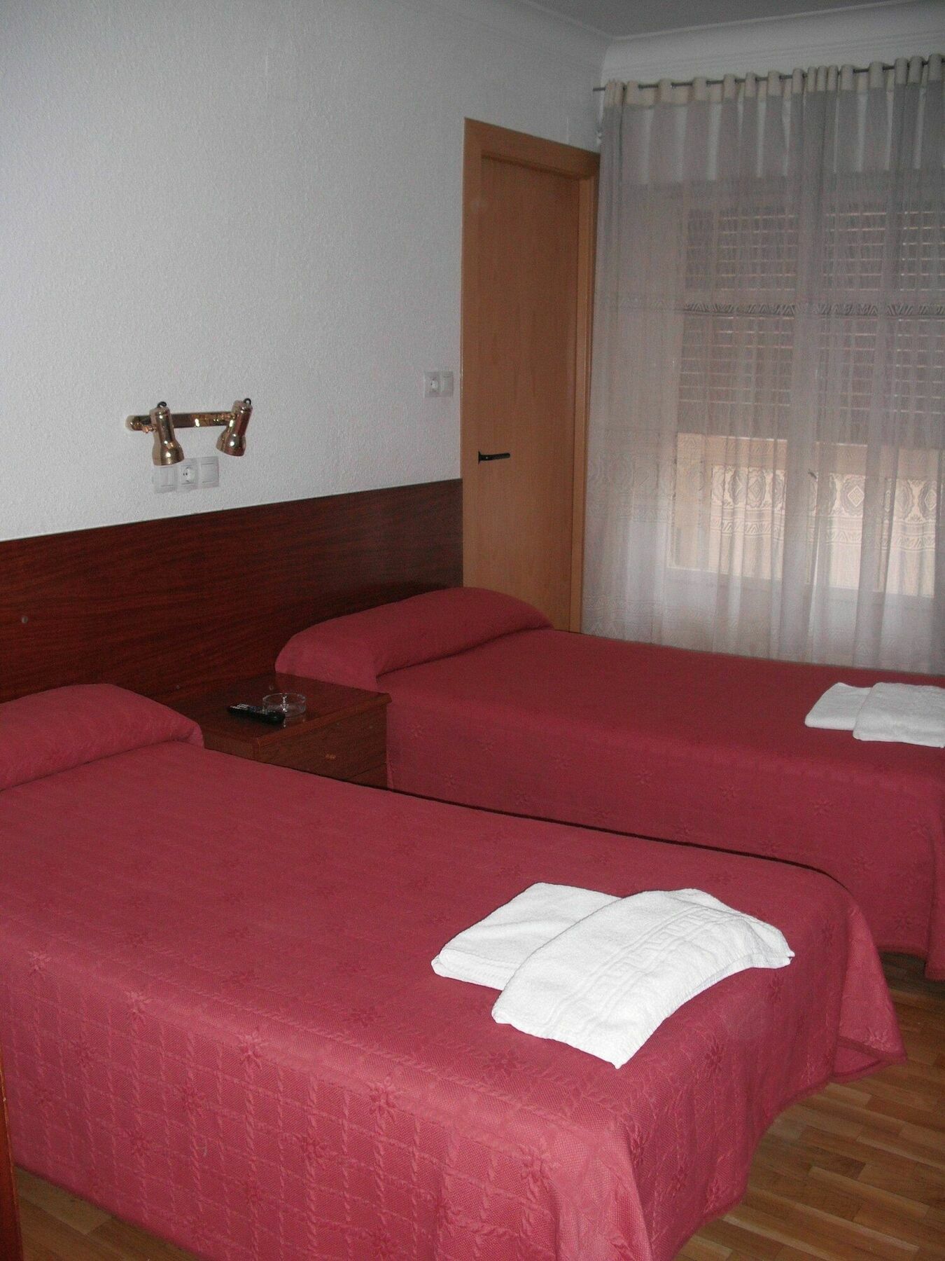 Hostal Cumbre Saragosse Extérieur photo