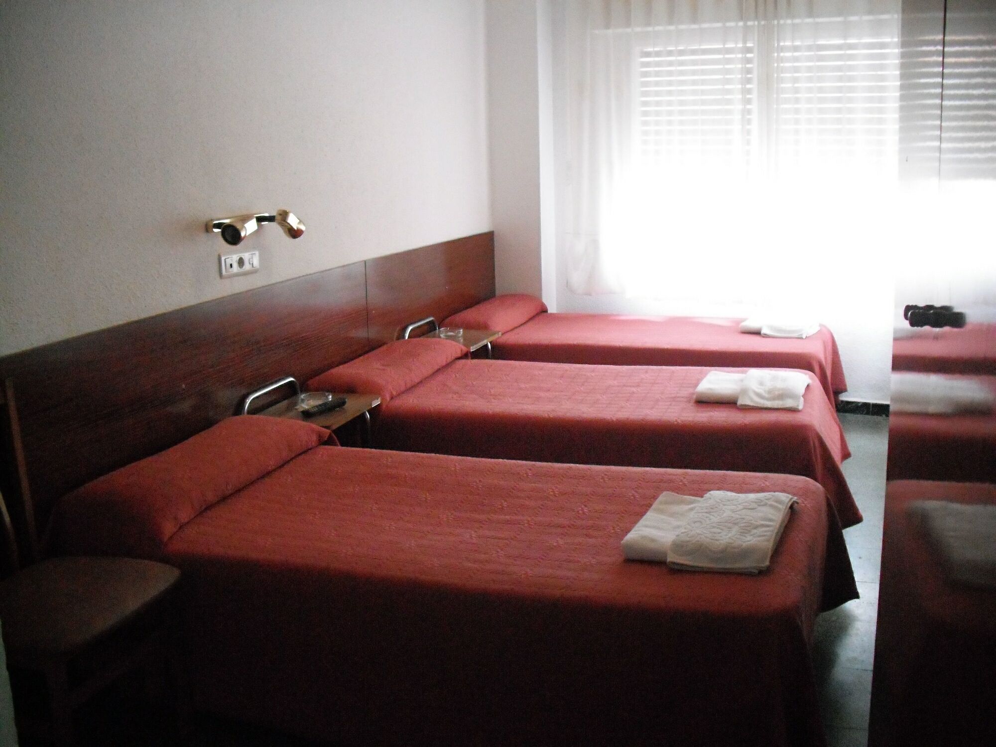 Hostal Cumbre Saragosse Extérieur photo